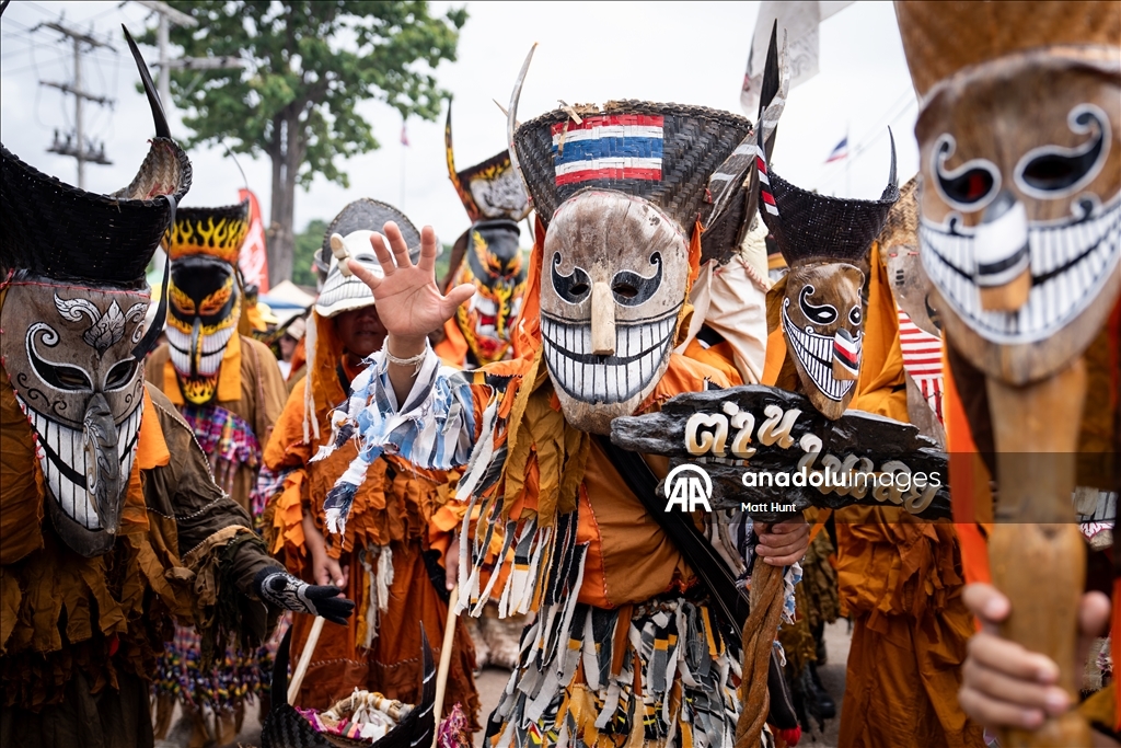 Tayland'da 'Phi Ta Khon' hayalet festivali kutlandı