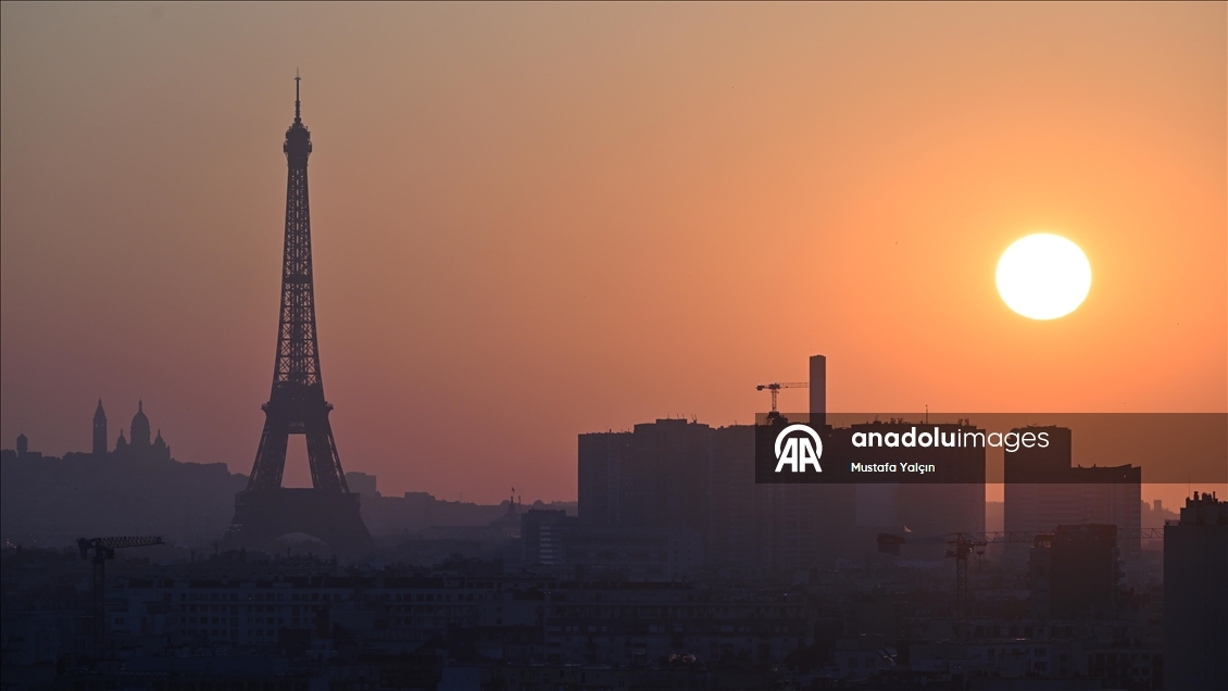 Paris'te gün doğumu