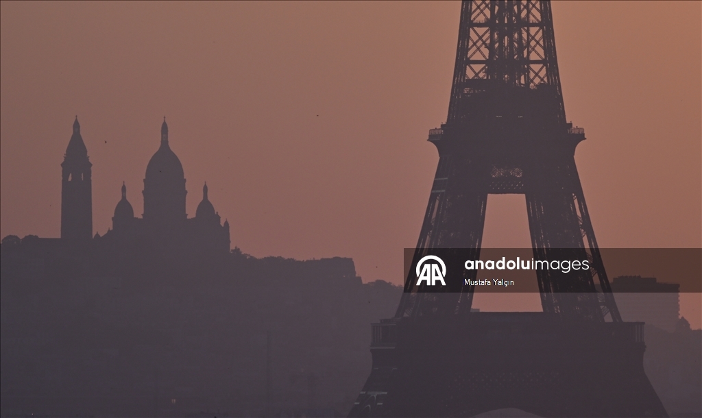 Paris'te gün doğumu