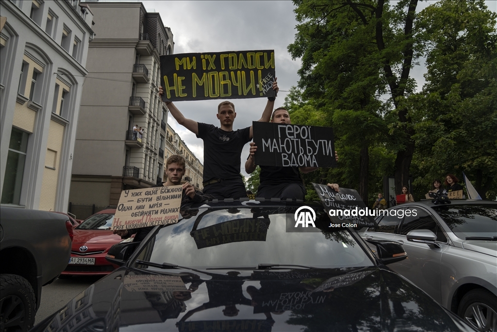 В Киеве потребовали освобождения украинских военных, попавших в плен в Азовстали