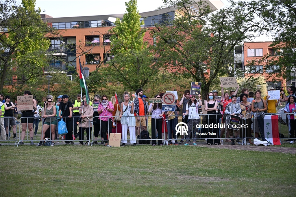 Hollanda'da mülteci karşıtları protesto düzenledi