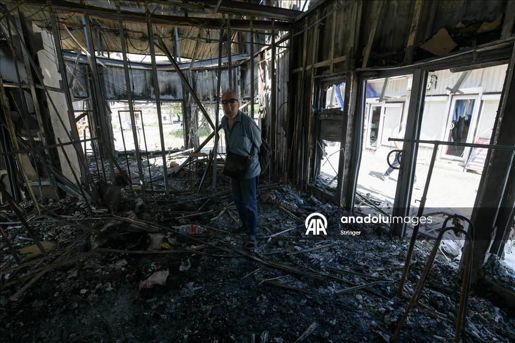 Donetsk'e düzenlenen saldırıda dükkanlar hasar gördü