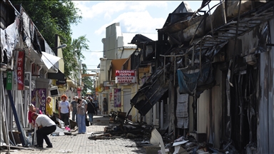 Donetsk'e düzenlenen saldırıda dükkanlar hasar gördü