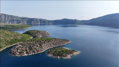 Nemrut Kalderası eşsiz güzellikleriyle ziyaretçilerini ağırlıyor
