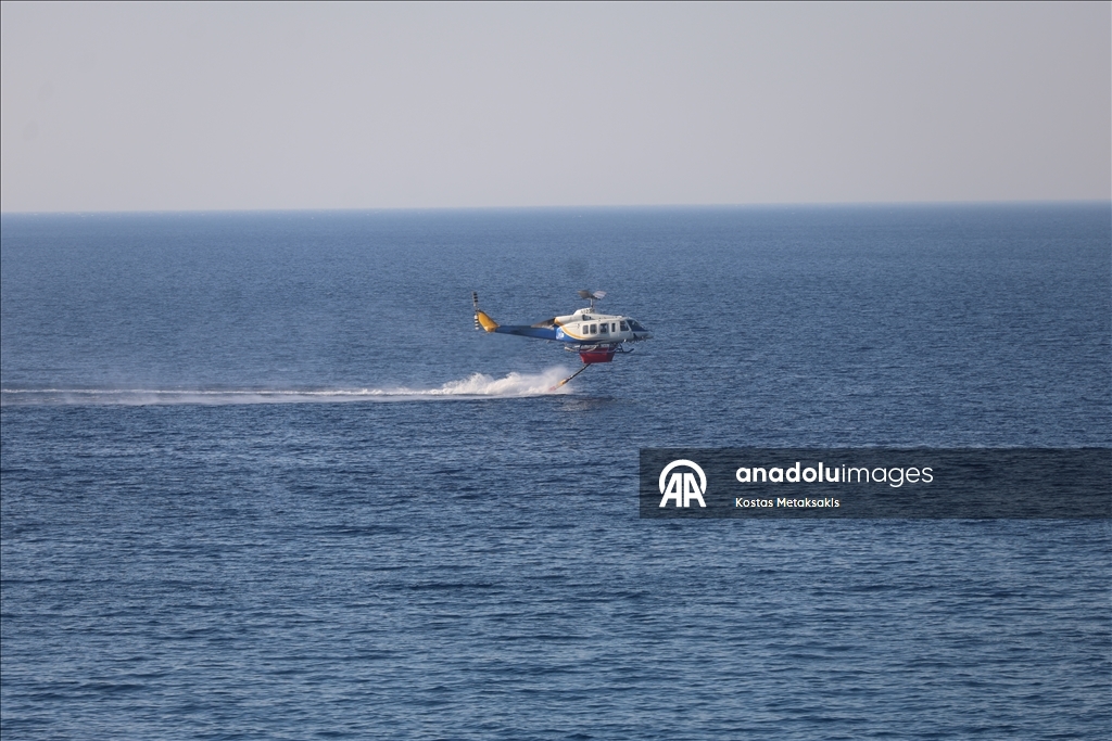 Yunanistan'ın Girit Adası'ndaki orman yangınını söndürme çalışmaları devam ediyor