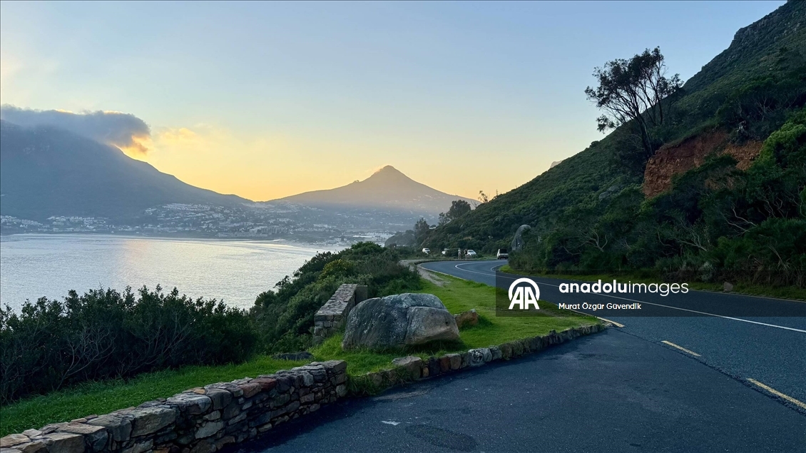 Masa Dağı'nın Atlantik'e açılan yamaçlarında ikonik bir sahil yolu: Chapman's Peak