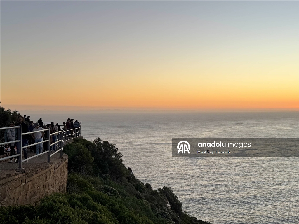 Masa Dağı'nın Atlantik'e açılan yamaçlarında ikonik bir sahil yolu: Chapman's Peak
