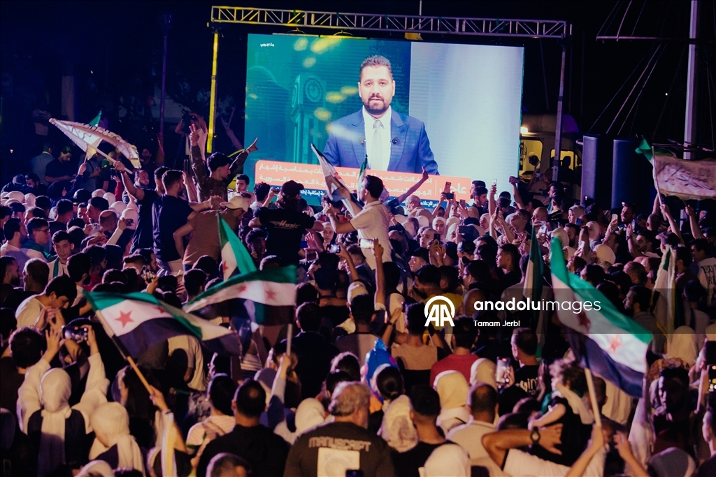 السوريون يحتفلون بإطلاق الهوية البصرية الجديدة للدولة