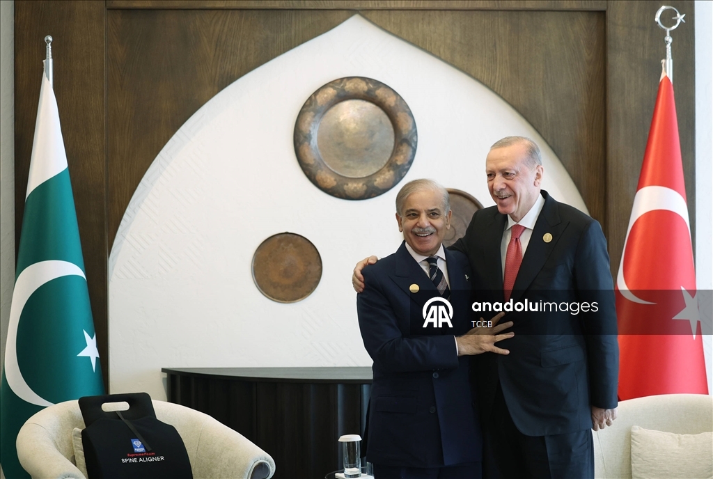 Cumhurbaşkanı Erdoğan, Pakistan Başbakanı Şahbaz Şerif ile görüştü