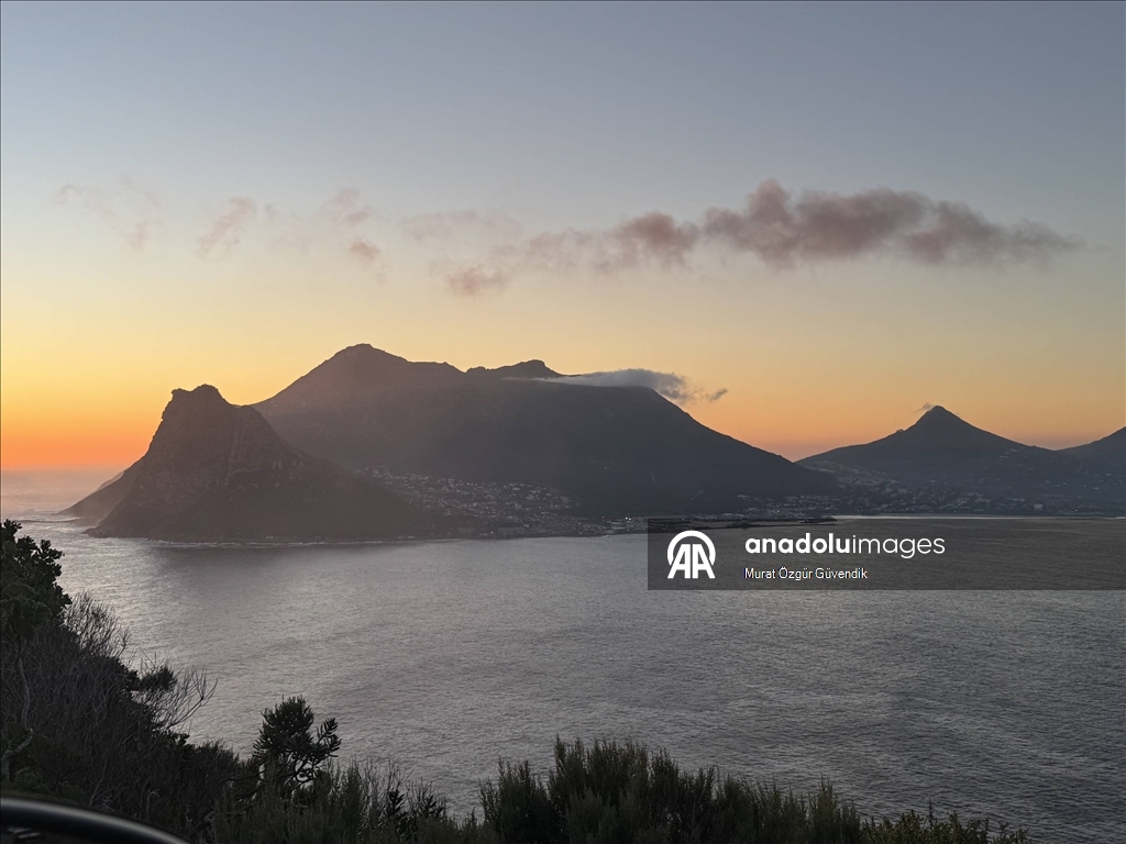 Masa Dağı'nın Atlantik'e açılan yamaçlarında ikonik bir sahil yolu: Chapman's Peak