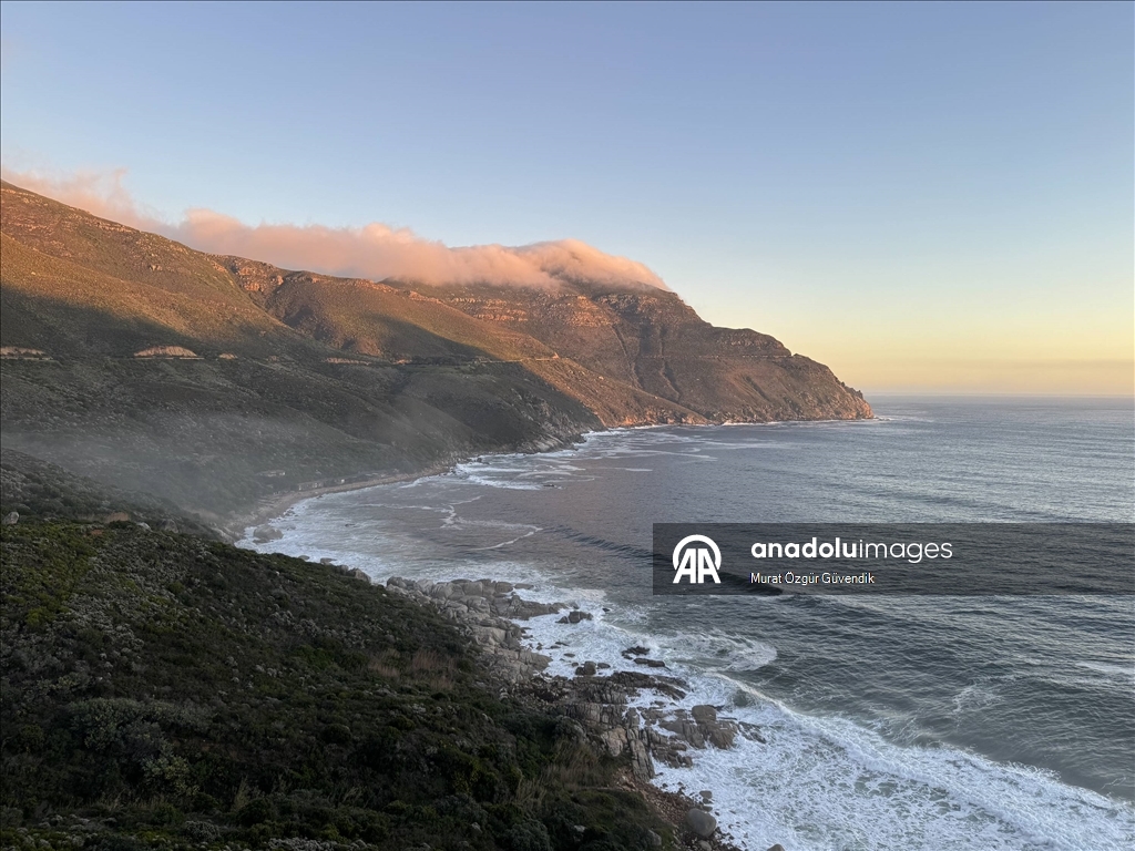 Masa Dağı'nın Atlantik'e açılan yamaçlarında ikonik bir sahil yolu: Chapman's Peak