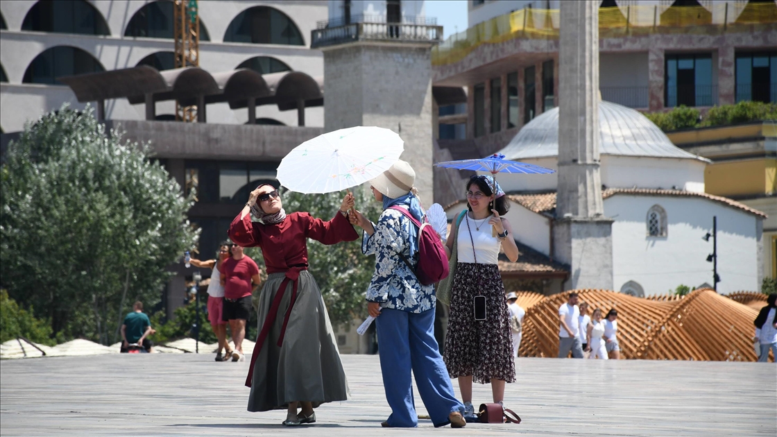 Avrupa''da aşırı sıcaklar devam ediyor