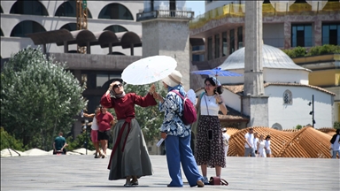 Avrupa''da aşırı sıcaklar devam ediyor