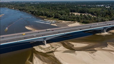 Vistül Nehri'nde su seviyesi kuraklık nedeniyle ciddi oranda düştü