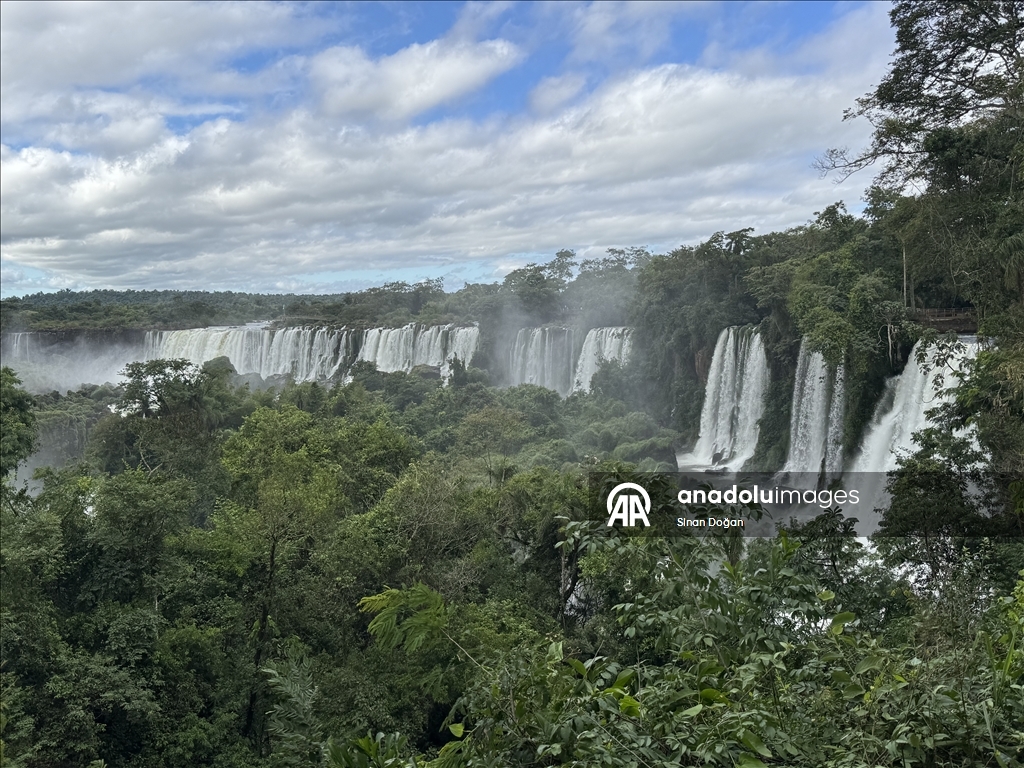 Argentina’s Natural Wonder: Iguazu Falls