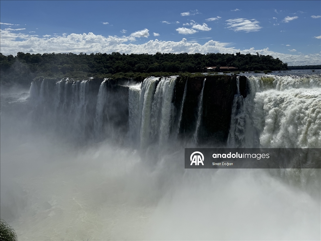 Argentina’s Natural Wonder: Iguazu Falls