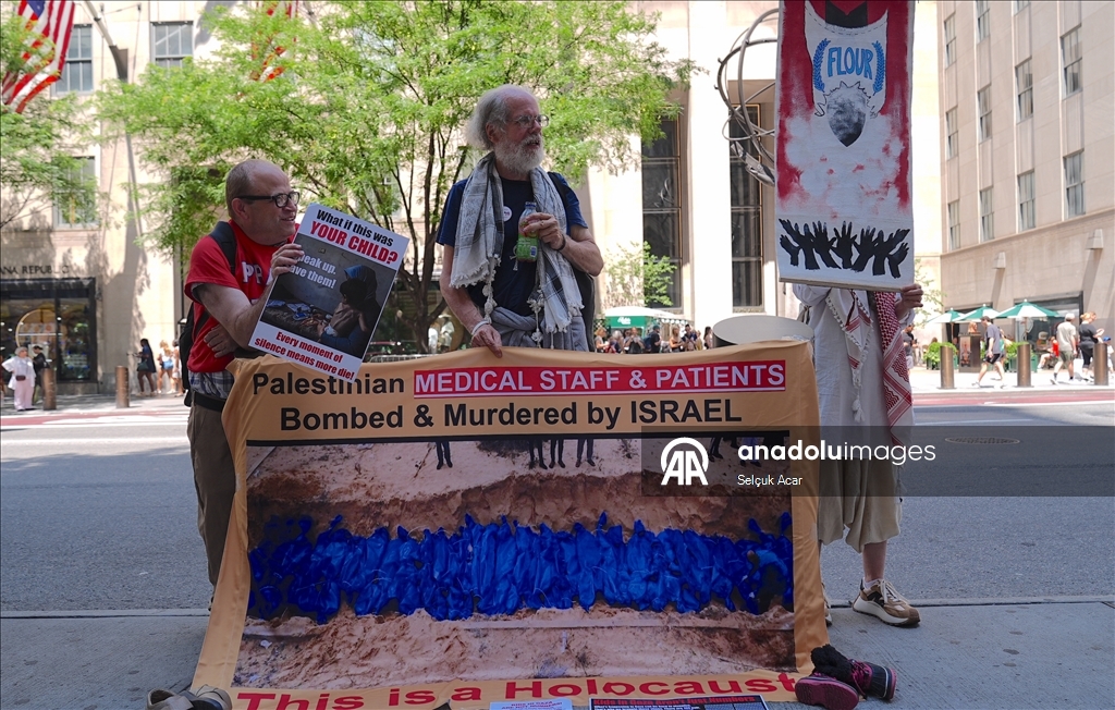 New York'ta İsrail saldırılarında hayatını kaybeden Filistinli çocuklar için protesto gösterisi düzenlendi