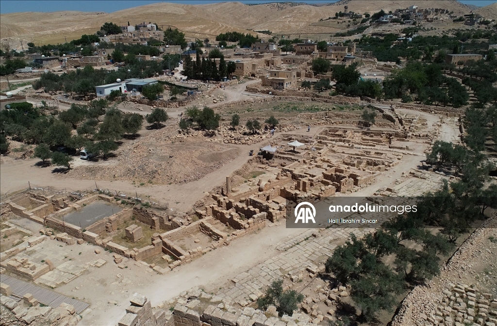Dara Antik Kenti'nde yaklaşık 1500 yıllık mozaik bulundu