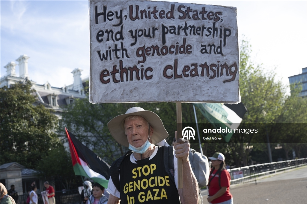 Pro-Palestinian activists hold noise protest outside the White House before Netanyahu's visit