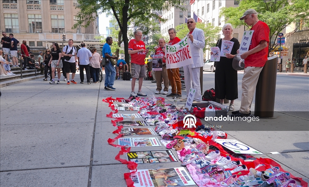 New York'ta İsrail saldırılarında hayatını kaybeden Filistinli çocuklar için protesto gösterisi düzenlendi