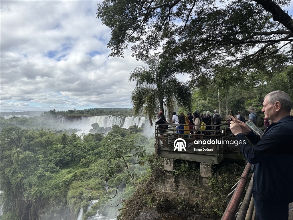Arjantin'in doğal harikası: Iguazu Şelaleleri