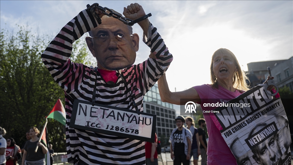 Pro-Palestinian activists hold noise protest outside the White House before Netanyahu's visit