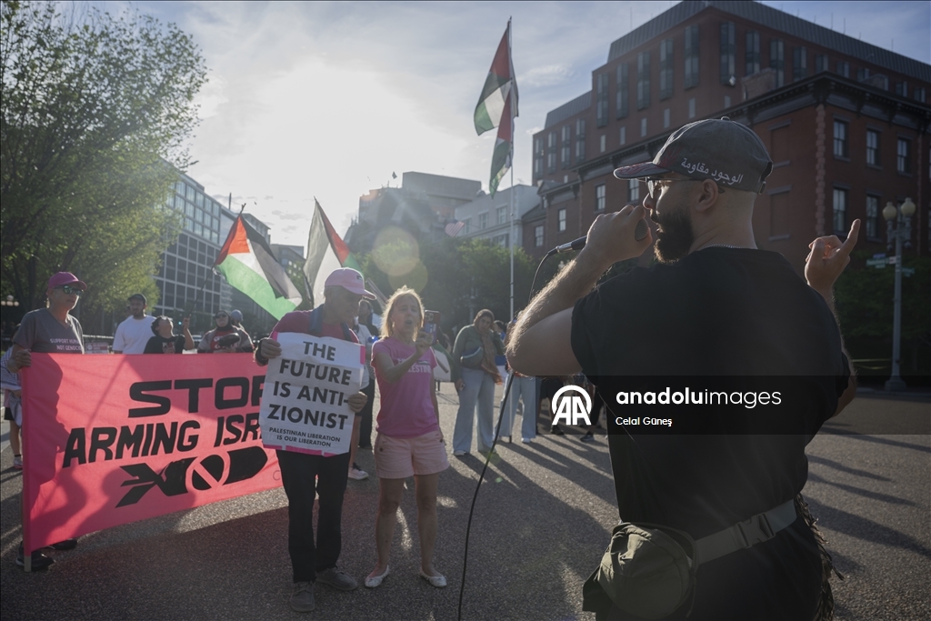 Pro-Palestinian activists hold noise protest outside the White House before Netanyahu's visit
