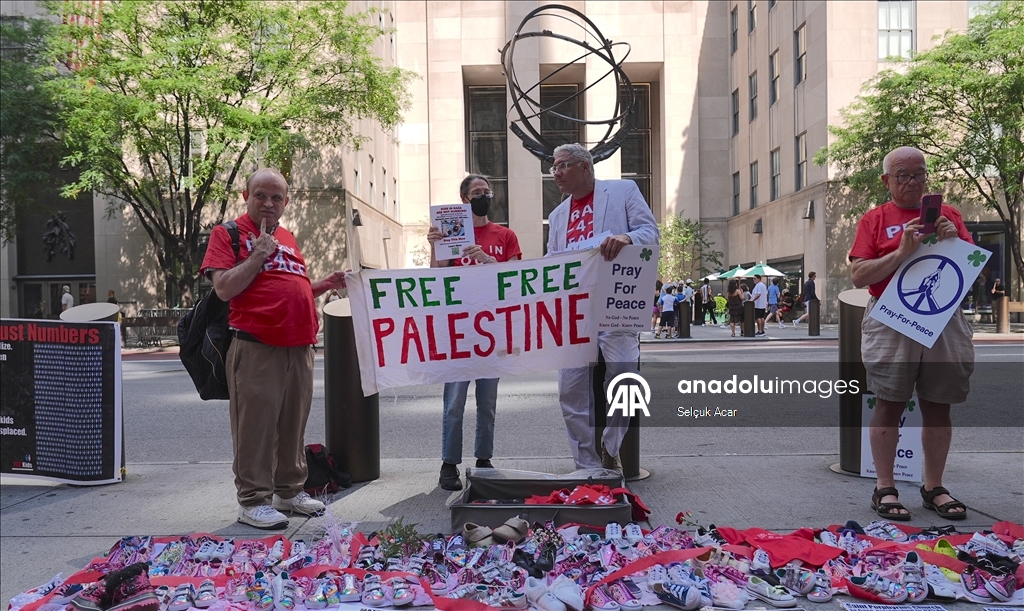 New York'ta İsrail saldırılarında hayatını kaybeden Filistinli çocuklar için protesto gösterisi düzenlendi