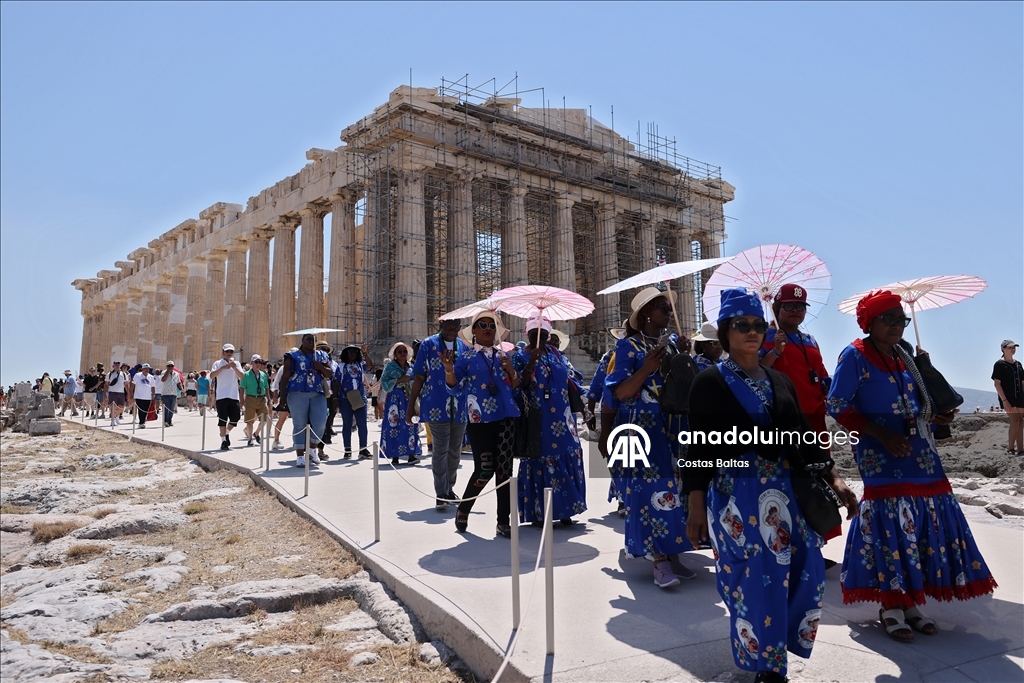 Atina'da sıcak hava dalgası etkili oldu