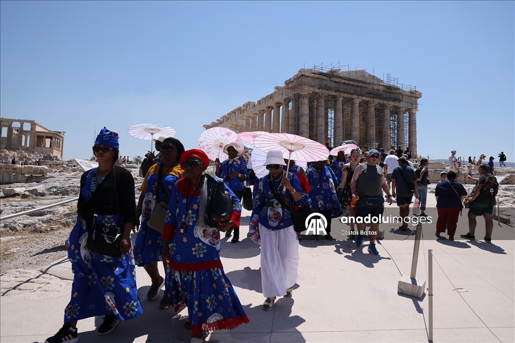 Atina'da sıcak hava dalgası etkili oldu