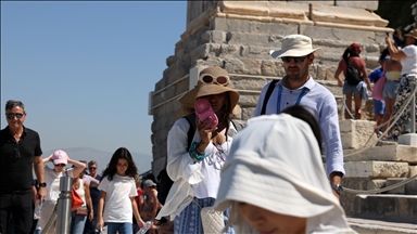 Atina'da sıcak hava dalgası etkili oldu