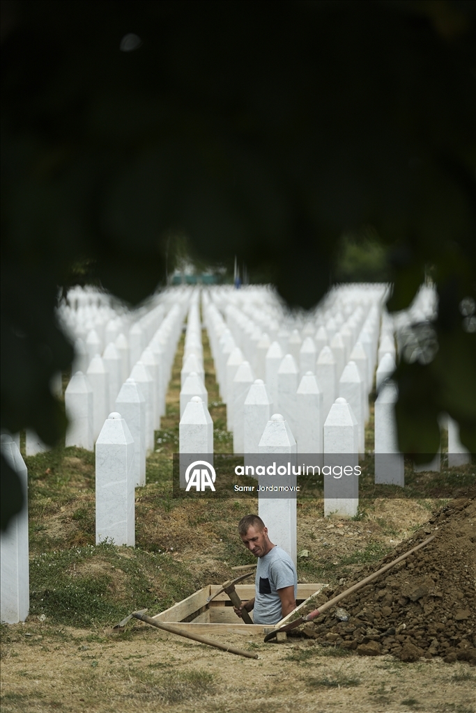 U Potočarima iskopani mezari za sedam žrtava genocida u Srebrenici