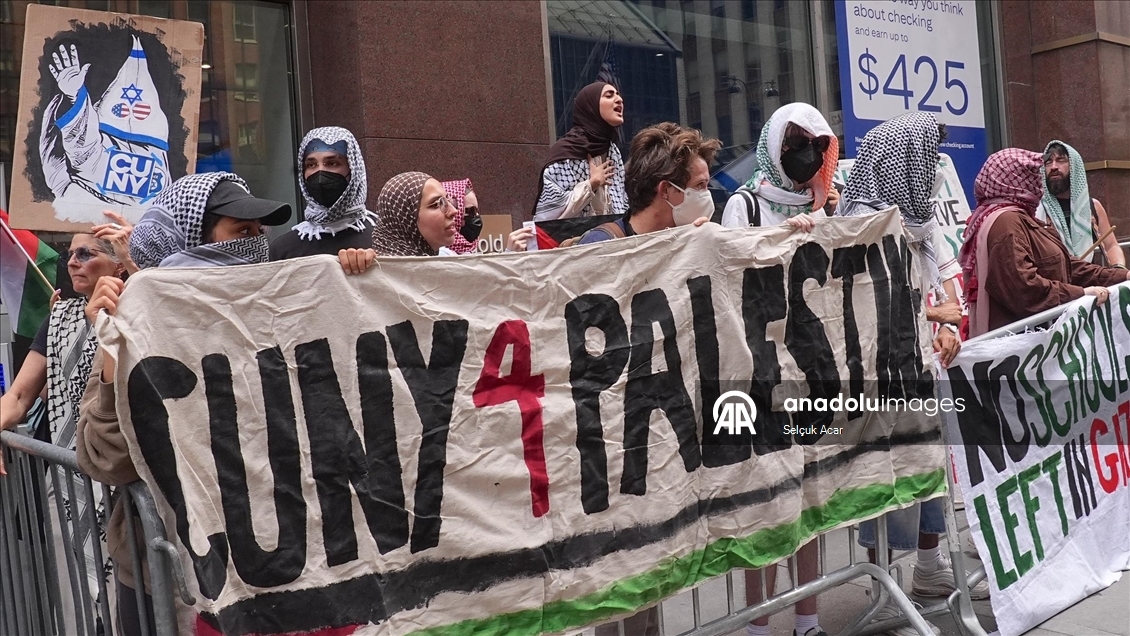 New York Şehir Üniversitesi'ndeki baskılara karşı protesto düzenlendi