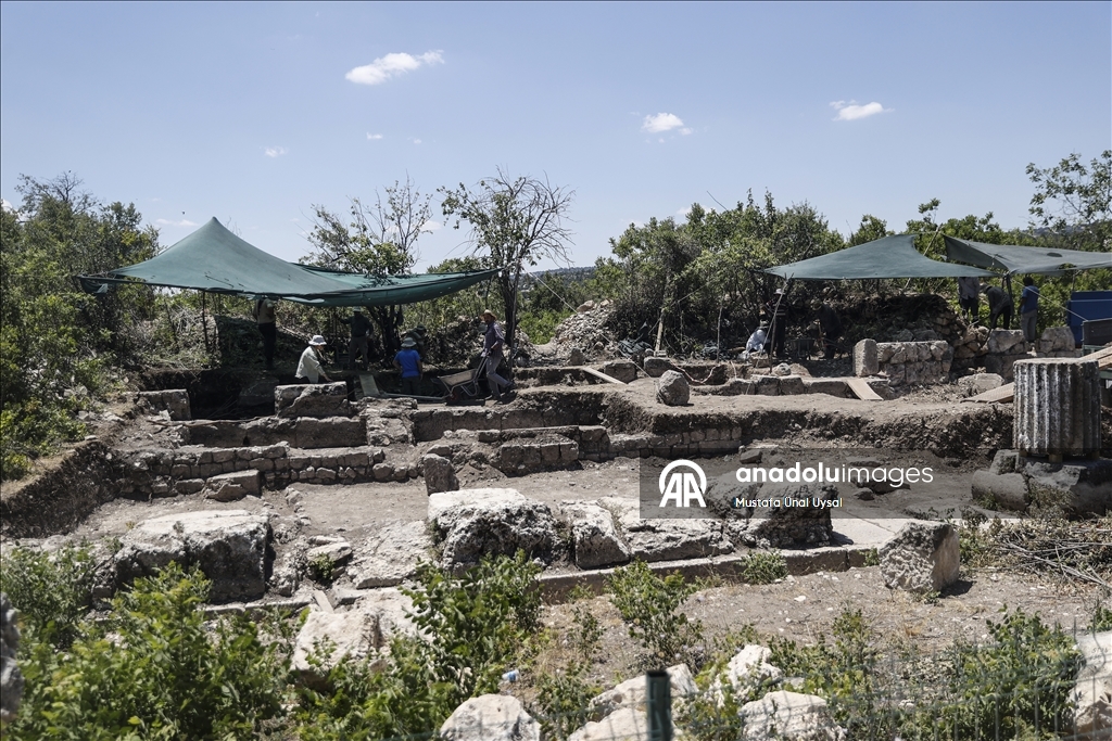 В Мерсине археологи нашли античные гири в форме букв