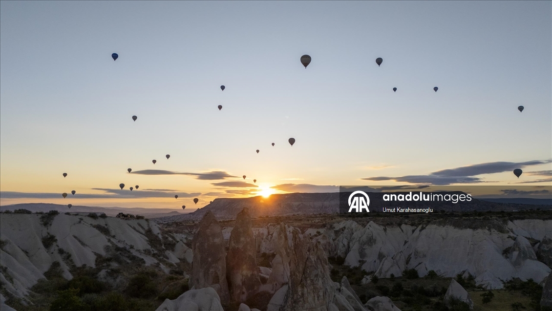 Kapadokya’da gün doğumu manzaraları ilgi görüyor
