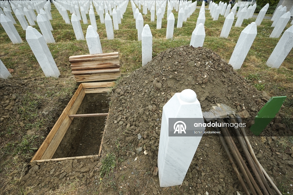 U Potočarima iskopani mezari za sedam žrtava genocida u Srebrenici