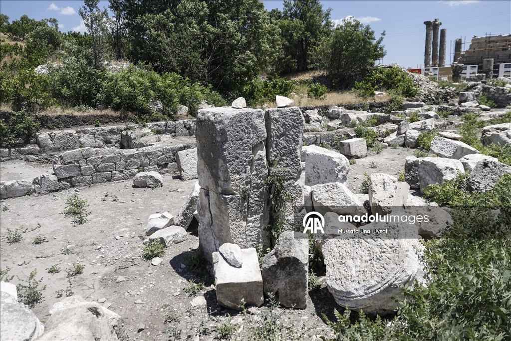 В Мерсине археологи нашли античные гири в форме букв