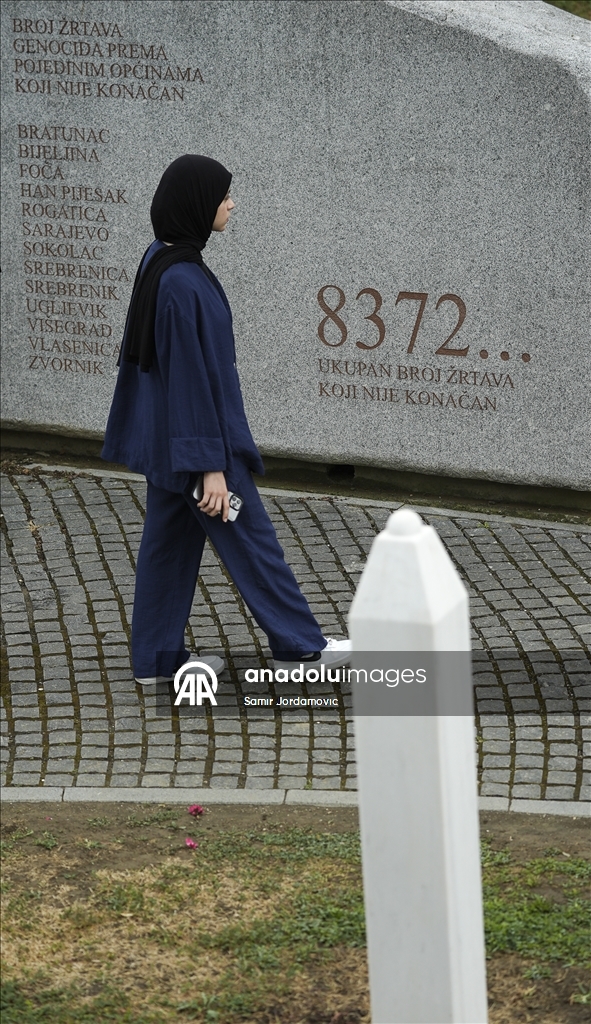 U Potočarima iskopani mezari za sedam žrtava genocida u Srebrenici