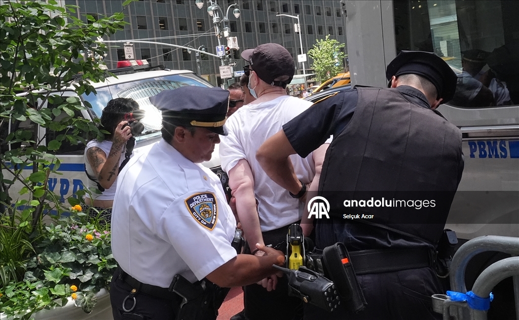 Protest against repression at CUNY in New York