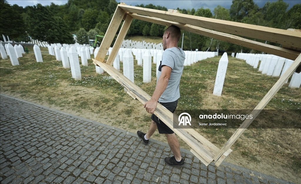 U Potočarima iskopani mezari za sedam žrtava genocida u Srebrenici