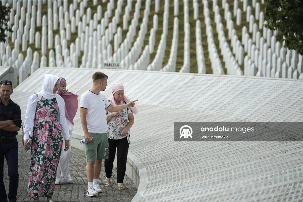 U Potočarima iskopani mezari za sedam žrtava genocida u Srebrenici