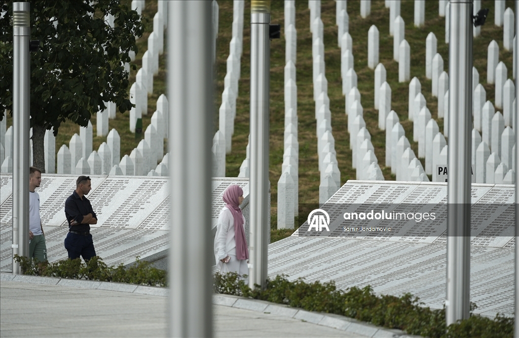 U Potočarima iskopani mezari za sedam žrtava genocida u Srebrenici