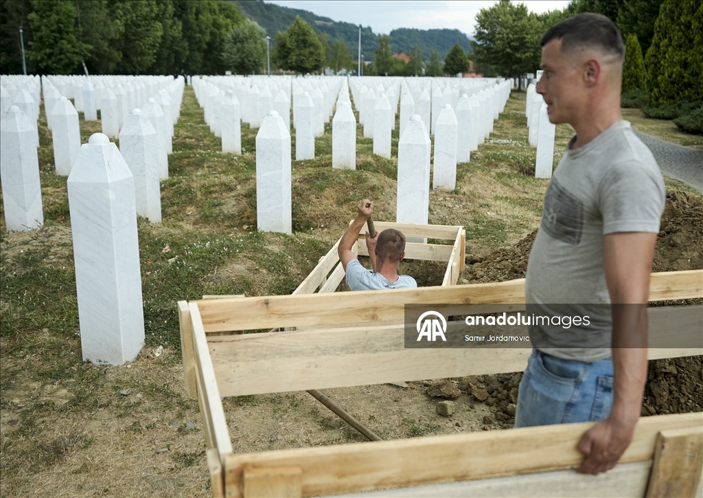 U Potočarima iskopani mezari za sedam žrtava genocida u Srebrenici