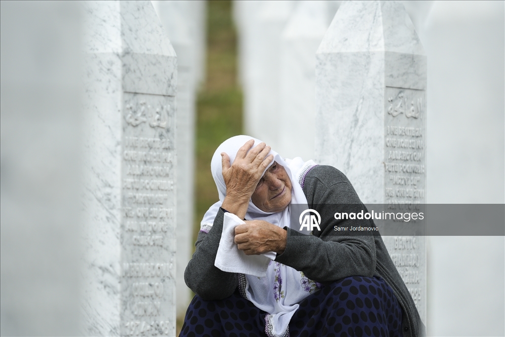 Srebrenitsa'da yarın düzenlenecek anma töreni için hazırlıklar sürüyor