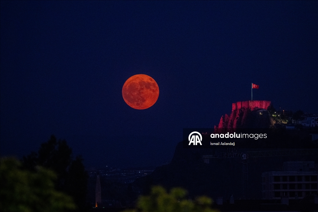 Ankara'da dolunay