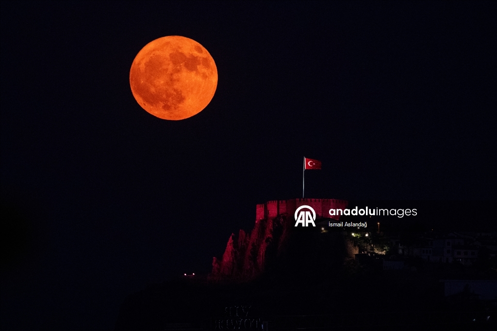 Ankara'da dolunay