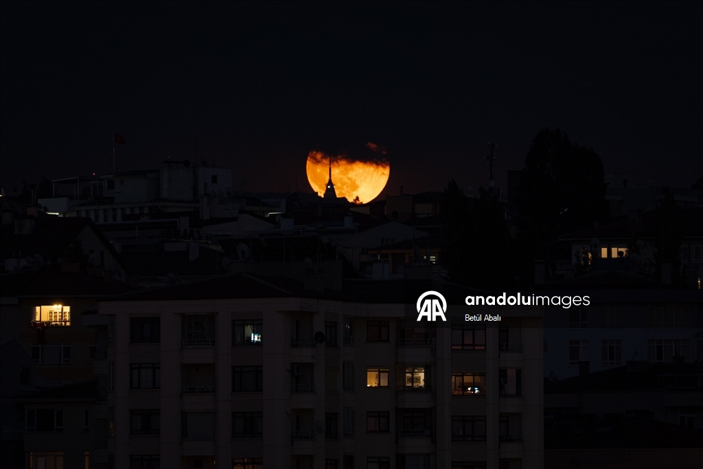 Ankara'da dolunay