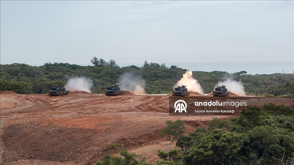 Тайвань провел учения с американскими танками M1A2T