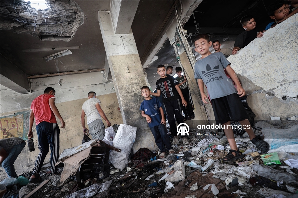 İsrail, Gazze'nin Cibalya Kampı'ndaki bir okula saldırı düzenledi