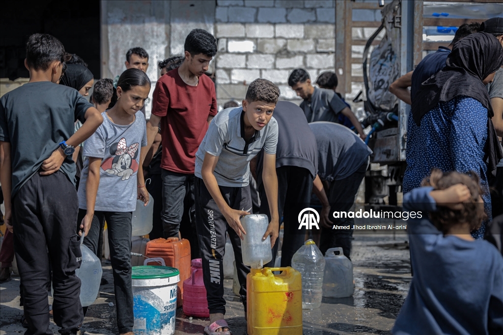 İsrail saldırıları altındaki Gazze'de su sıkıntısı
